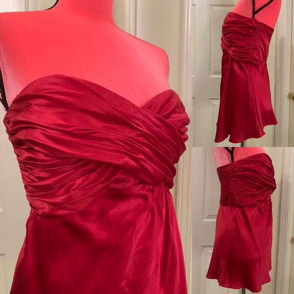 Red silk Le Chateau strapless top w/ruching detail - Picture 3 of 8